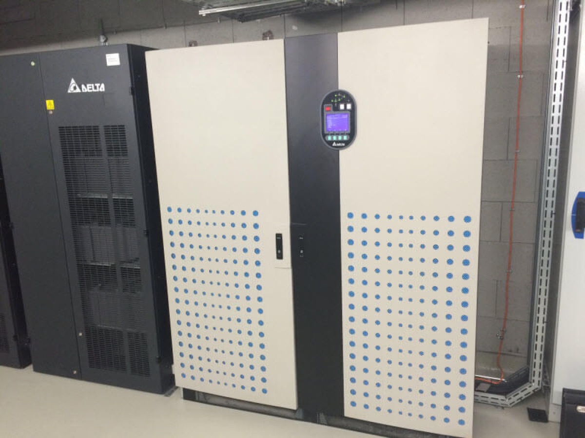 UPS Delta v technickej miestnosti